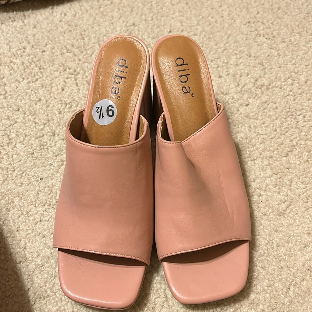 Diba never worn pink block heel sandal 3”